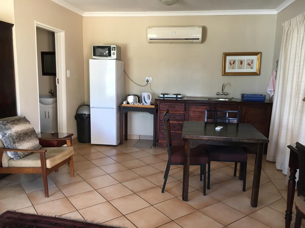 Отель Kleinplaas Guest Farm Почефструм Экстерьер фото